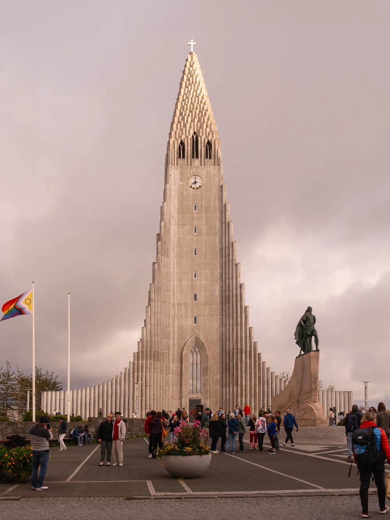 golden hour lighting the Hallgrimskirkja